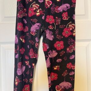 LuLaRoe Leggings in Cherry Blossom Print. Black, Magenta, Purple. One Size